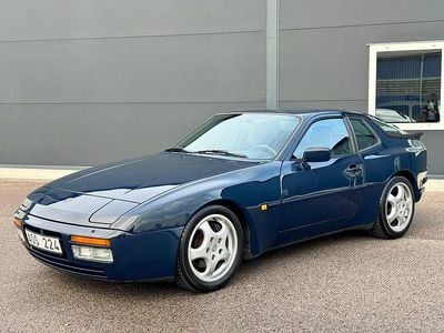 Mörkblå Begagnad 1985 Porsche 944 Turbo S Sportkupé | 289 000 kr