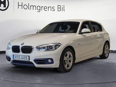 Begagnad BMW 118 Sport Line 150 HK (110 kW) 2015 Vit Halvkombi