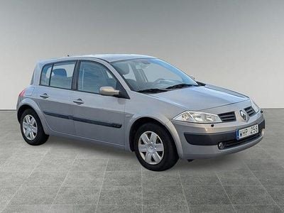 Begagnad Renault Mégane II 114 HK (83 kW) 2004 Ljusgrå (grå) Halvkombi