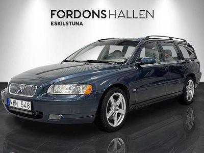 Blå Begagnad 2004 Volvo V70 Momentum Kombi | 69 900 kr (Dyr)