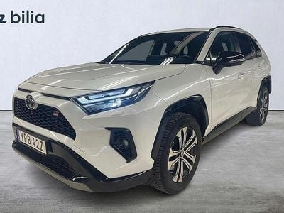 Vit Begagnad 2024 Toyota RAV4 Hybrid Sport SUV | 509 900 kr (Dyr)