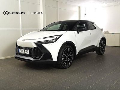 Vit Ny 2025 Toyota C-HR Executive SUV | 459 900 kr (Lite dyr)