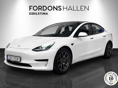 Begagnad Tesla Model 3 Standard Range Plus 239 kW (325 HK) 2021 Vit Sedan