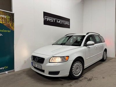 Begagnad Volvo V50 Drive Kinetic 116 HK (85 kW) 2011 Vit Kombi