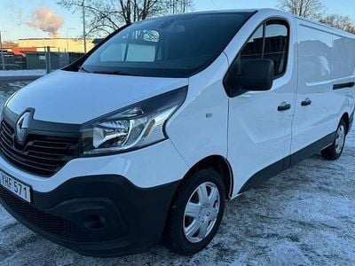 Vit Begagnad 2017 Renault Trafic Minibuss | 148 750 kr (Marknadspris)