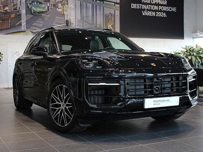 Svart Begagnad 2024 Porsche Cayenne SUV | 1 195 000 kr (Marknadspris)