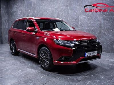 Mörkröd Begagnad 2015 Mitsubishi Outlander P-HEV SUV | 118 800 kr (Lite dyr)