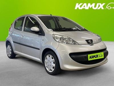 Silver/grå Begagnad 2008 Peugeot 107 Halvkombi | 64 800 kr (Lite dyr)