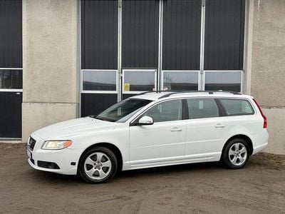 Begagnad Volvo V70 Momentum 231 HK (169 kW) 2010 Vit Kombi
