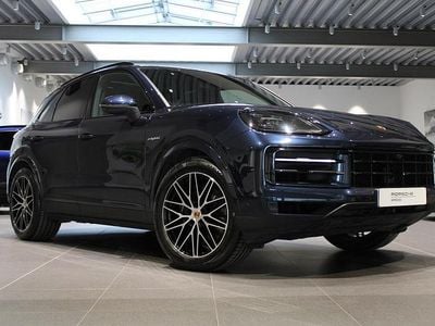 Blå Begagnad 2025 Porsche Cayenne SUV | 1 095 000 kr