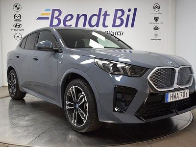 Grå Begagnad 2025 BMW iX2 M Sport SUV | 509 500 kr (Superpris)