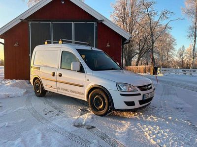 Begagnad Opel Combo 75 HK (55 kW) 2010 Minibuss