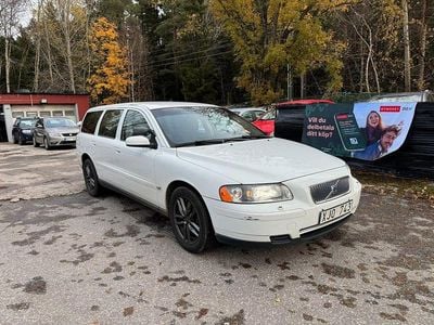 Vit Begagnad 2006 Volvo V70 Kinetic Kombi | 59 900 kr (Marknadspris)