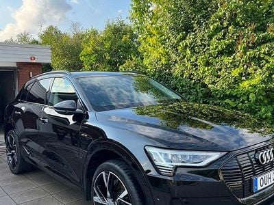 Begagnad Audi e-tron Proline 230 kW (313 HK) 2020 Brilliant black SUV