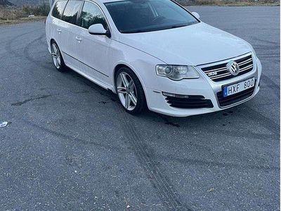 Begagnad VW Passat R 301 HK (221 kW) 2009 Vit Kombi