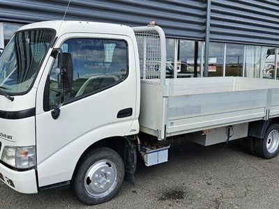 begagnad Toyota Dyna 150 Flak 3.0 D-4D 2007, Transportbil - Skåp