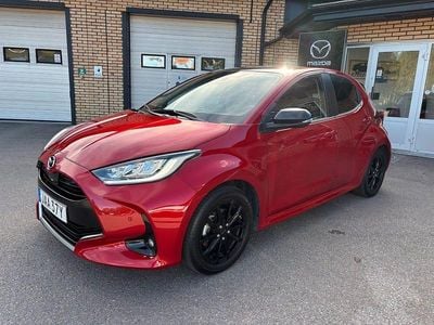 Röd Begagnad 2022 Mazda 2 Halvkombi | 239 500 kr (Dyr)