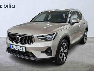Grå Begagnad 2023 Volvo XC40 SUV | 409 000 kr