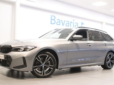 begagnad BMW 330e xDrive Touring M-Sport Fathållare H/K-ljud Dragkrok Nypris 709.500:-