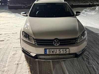 Begagnad VW Passat Alltrack 177 HK (130 kW) 2014 Vit metallic Kombi