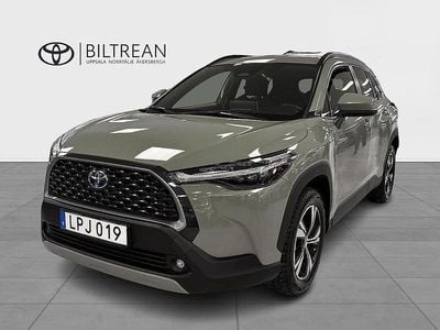 Grön Begagnad 2022 Toyota Corolla Cross Style SUV | 344 900 kr (Marknadspris)
