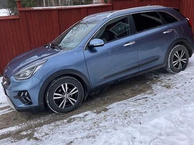 Metallic ljusblå Begagnad 2019 Kia Niro SUV | 208 000 kr (Marknadspris)