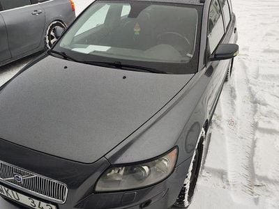Antracit grå Begagnad 2006 Volvo V50 Kombi | 35 490 kr (Marknadspris)