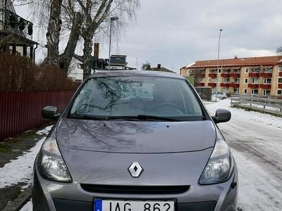 Begagnad Renault Clio R.S. 75 HK (55 kW) 2011 Halvkombi