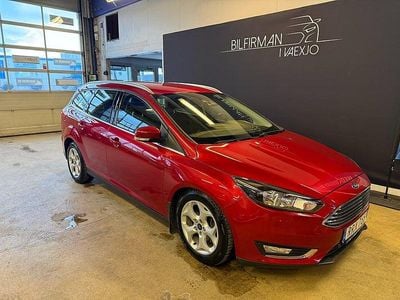 Begagnad Ford Focus Titanium 120 HK (88 kW) 2016 Röd Kombi