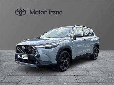 Grå Begagnad 2023 Toyota Corolla Cross Style SUV | 369 000 kr (Marknadspris)