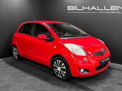 Röd Begagnad 2010 Toyota Yaris Halvkombi | 69 700 kr (Marknadspris)