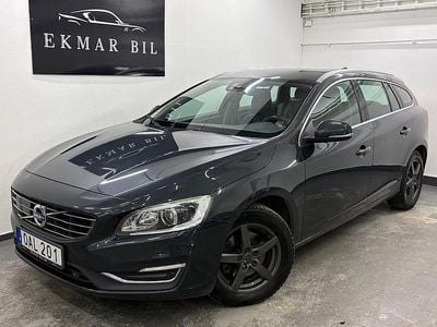 Grå Begagnad 2016 Volvo V60 Summum Kombi | 179 900 kr (Lite dyr)