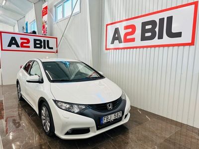 Begagnad Honda Civic Lifestyle 120 HK (88 kW) 2013 Vit Halvkombi