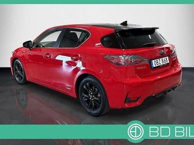 Röd Begagnad 2015 Lexus CT200h Sport Line Halvkombi | 154 900 kr (Marknadspris)