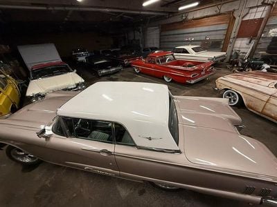 Begagnad 1960 Ford V8 Sportkupé | 90 000 kr