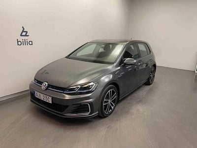 Grå Begagnad 2020 VW Golf VII GTE Halvkombi | 219 500 kr (Marknadspris)