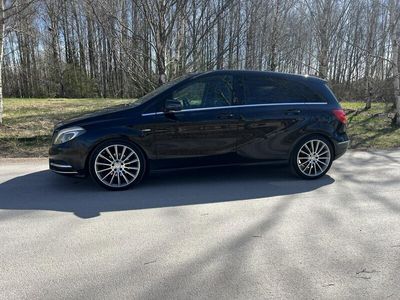 begagnad Mercedes B180 CDI Sport Panorama 19" AMG automat