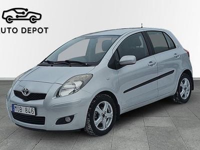 Begagnad Toyota Yaris 101 HK (74 kW) 2009 Silver Halvkombi