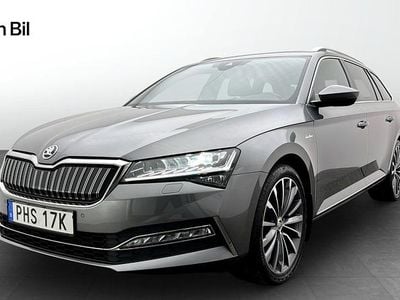 Begagnad Skoda Superb 2023 Grå Kombi