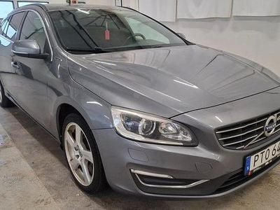 Begagnad Volvo V60 Momentum 231 HK (169 kW) 2016 Grå Kombi