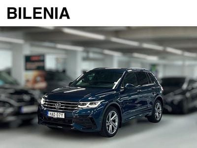 Blå Begagnad 2021 VW Tiguan R-line SUV | 289 900 kr (Marknadspris)