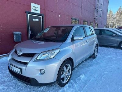 Begagnad Toyota Urban Cruiser 101 HK (74 kW) 2009 Silver Halvkombi