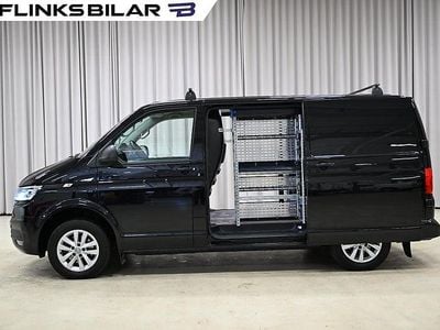 Svart Begagnad 2021 VW Transporter Van | 288 750 kr