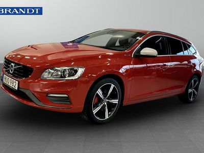 Röd Begagnad 2017 Volvo V60 Kombi | 179 900 kr