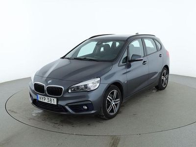 Grå Begagnad 2015 BMW 218 Active Tourer Sport Line Minibuss | 137 000 kr (Marknadspris)