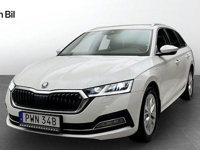 Candy white Begagnad 2024 Skoda Octavia Style Kombi | 314 900 kr (Superpris)