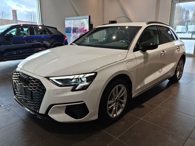 begagnad Audi A3 40 TFSI e 204 hk Teknikpaket Laddhybrid