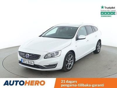 Vit Begagnad 2015 Volvo V60 Momentum Kombi | 153 000 kr (Marknadspris)