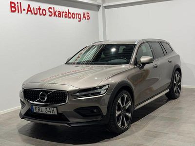 Grå Begagnad 2021 Volvo V60 CC Kombi | 398 500 kr (Lite dyr)