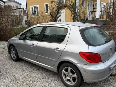 Begagnad 2006 Peugeot 307 Halvkombi | 10 000 kr (Marknadspris)